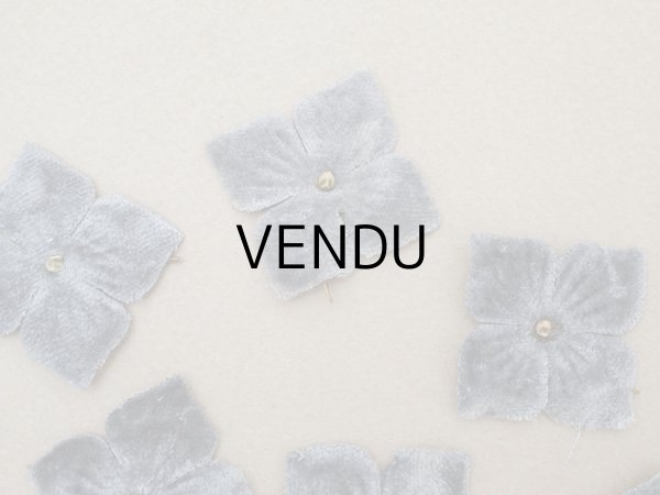 画像2: アンティーク 布花材料 ベルベットの花びら 花芯付き 10ピースのセット 約3cm 布花 チャコールグレイ (2)