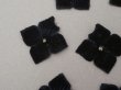 画像2: アンティーク 布花材料 ベルベットの花びら 花芯付き 10ピースのセット 約3cm 布花 黒 (2)