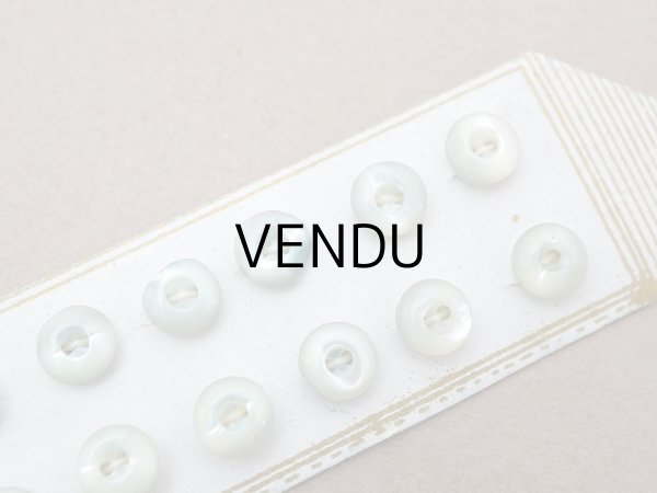 画像3: アンティーク マザーオブパール製 極小 ボタン 6mm 12ピース シェルボタン パウダーブルーグリーン (3)