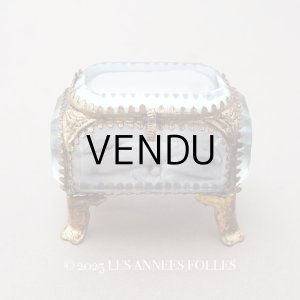 画像: アンティーク ジュエリーボックス 薄紫 ラヴェンダーグレイのシルククッション