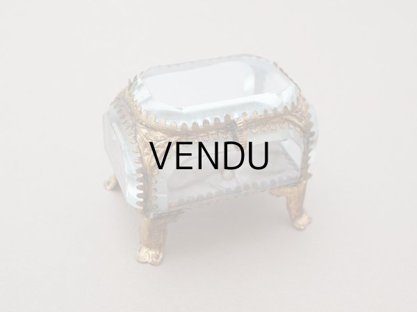 画像2: アンティーク ジュエリーボックス 薄紫 ラヴェンダーグレイのシルククッション  (2)