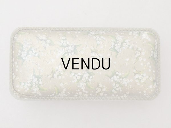 画像3: アンティーク 鈴蘭のお菓子箱 脚付き コンフィズリーの紙箱 (3)