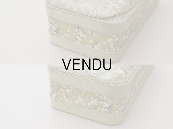 画像6: アンティーク 鈴蘭のお菓子箱 脚付き コンフィズリーの紙箱 (6)