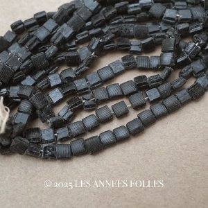画像: アンティーク 極小 スクエア ライン入りフレンチジェットのビーズ 4mm 