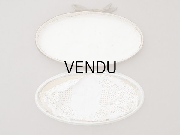 画像5:  1909年 アンティーク『マルキーズ・ ドゥ・セヴィニエ』のお菓子箱 薔薇とリボンのガーランド - MARQUISE DE SEVIGNE PARIS - (5)