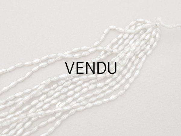 画像2: アンティーク スフレビーズ シルバー カット入り 3×5mm 約660ピースのセット 吹きガラス製 ビーズ  (2)