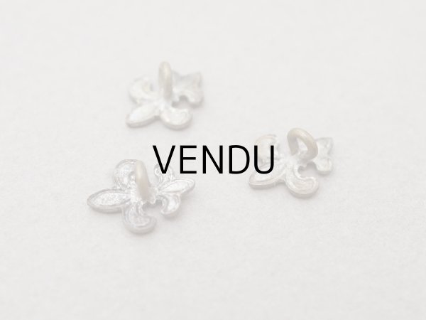 画像5: アンティーク ドール用 極小 ボタン 百合の紋章 8.5×10.5mm (5)