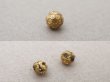 画像2: アンティーク 極小 4.5mm ボタン 蜂の巣柄 ゴールド 2ピースのセット (2)