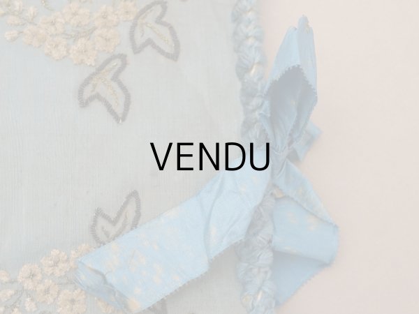 画像3: ＊蚤の市＊アンティーク シルク製 ハンキーケース モノグラム＆花刺繍 ハンカチ用ポシェット グレイッシュブルー (3)