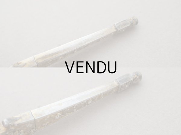 画像5: 19世紀末 アンティーク ヴェルメイユ製  薔薇模様 ニードルケース&目打ち＆紐通しのセット (5)