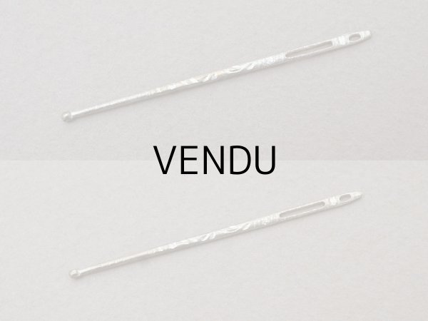 画像12: 19世紀末 アンティーク ヴェルメイユ製  薔薇模様 ニードルケース&目打ち＆紐通しのセット (12)