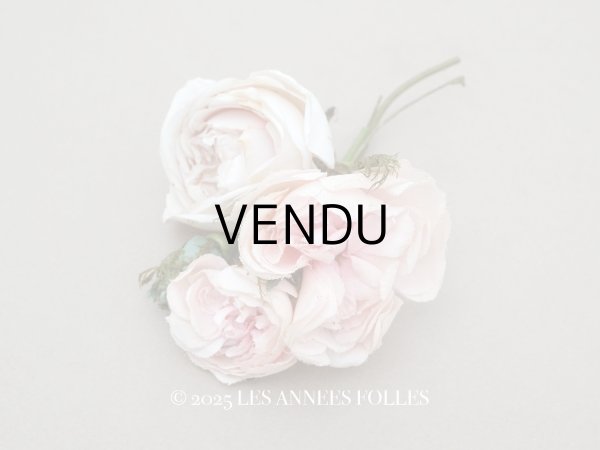 画像1: アンティーク パウダーピンクの薔薇の布花 クウォーターロゼット咲き (1)