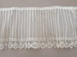 画像9: 1900年頃 アンティーク 幅広 ドレスの裾  レース付き プリーツ 3m 幅19.5cm コットンオーガンジー ドレスパーツ (9)