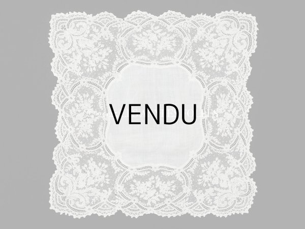 画像2: 【セール対象外】【クーポン対象外】アンティーク アランソンレース 結婚式のハンカチ【ポワン・ダランソン】 (2)