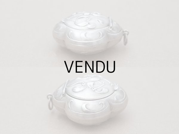 画像8: アンティーク シルバー製 ヤドリギのパウダーケース  (8)