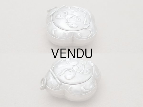 画像7: アンティーク シルバー製 ヤドリギのパウダーケース  (7)