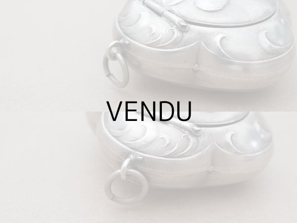 画像9: アンティーク シルバー製 ヤドリギのパウダーケース  (9)