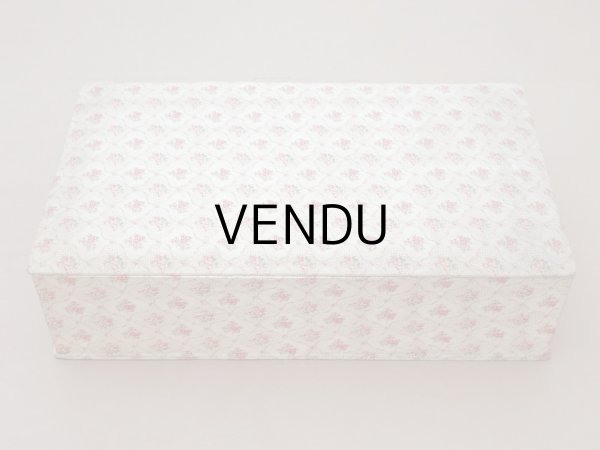 画像2: アンティーク ピンクの薔薇模様 大きなカルトナージュボックス  54.3×31.3×13.6cm (2)