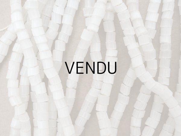 画像5: アンティーク ガラス製 サティネビーズ グレイッシュホワイト 1cm=4〜5粒 42〜52g (5)