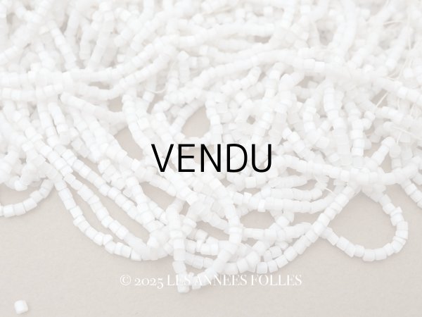 画像1: アンティーク ガラス製 サティネビーズ グレイッシュホワイト 2mm 55g (1)