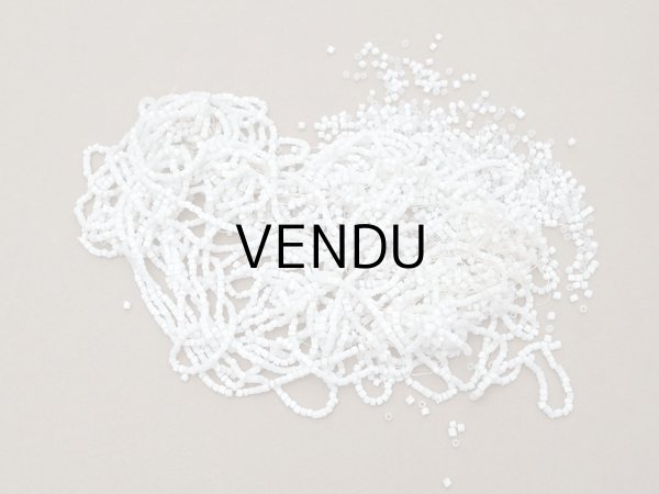 画像3: アンティーク ガラス製 サティネビーズ グレイッシュホワイト 2mm 55g (3)