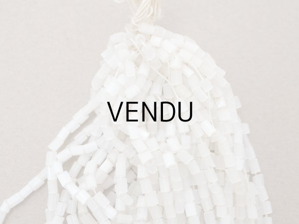 画像4: アンティーク ガラス製 サティネビーズ オフホワイト 1cm=4粒 (4)