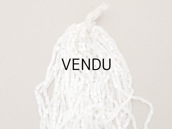 画像1: アンティーク ガラス製 サティネビーズ オフホワイト 1cm=4粒 (1)