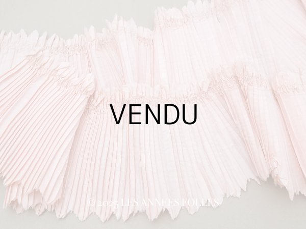 画像1: 19世紀末 アンティーク  ベビーピンク シルク製プリーツ ドレスの裾  2m 幅14cm (1)