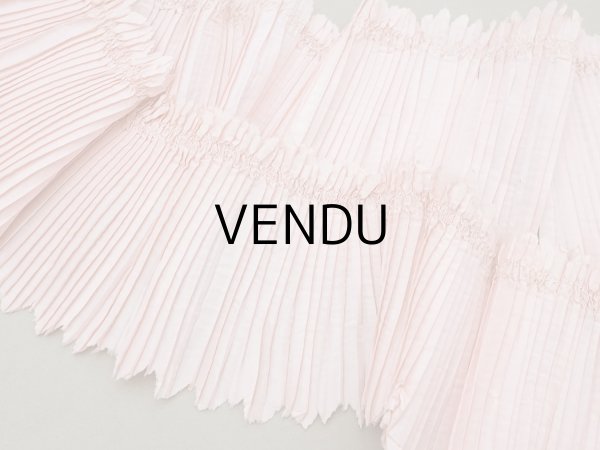 画像2: 19世紀末 アンティーク  ベビーピンク シルク製プリーツ ドレスの裾  2m 幅14cm (2)