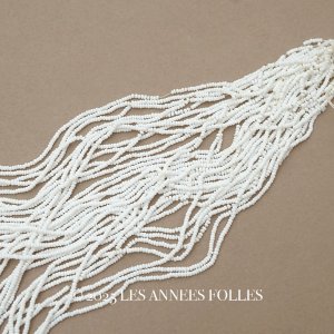 画像: アンティーク シードビーズ ホワイト 1cm=11粒 90g キャビアビーズ マイクロビーズ