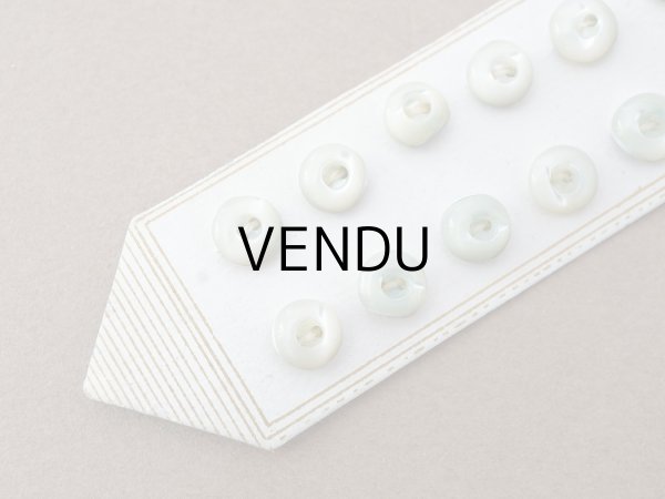 画像3: アンティーク マザーオブパール製 極小 ボタン 6mm 12ピース シェルボタン パウダーグリーン (3)