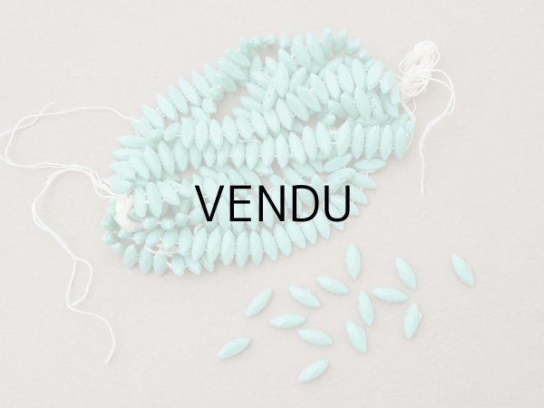 画像2: アンティーク ガラスビーズ  マーキス型 ファセットカット 9×4mm 約210ピースのセット エメラルドグリーン (2)