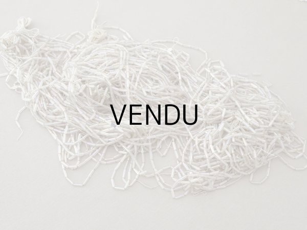 画像3: アンティーク スフレビーズ オーロラ加工 ライン入り 2×6.5cm ストライプ 146g (3)