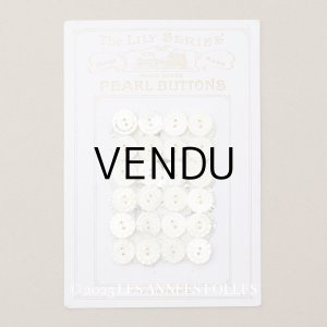 画像: *蚤の市*アンティーク カット入り シェルボタン 11mm 24ピース