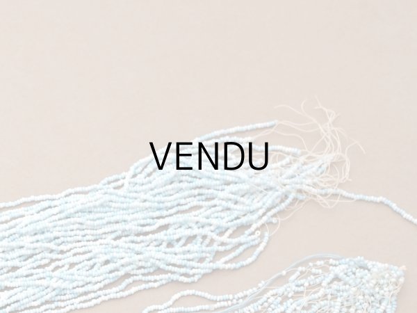 画像5: アンティーク シードビーズ ブルー&ホワイトのグラデーション 1cm=11.5粒 キャビアビーズ マイクロビーズ 84g (5)