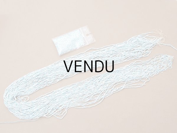 画像4: アンティーク シードビーズ ブルー&ホワイトのグラデーション 1cm=11.5粒 キャビアビーズ マイクロビーズ 84g (4)