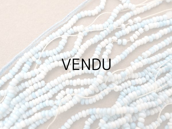 画像3: アンティーク シードビーズ ブルー&ホワイトのグラデーション 1cm=11.5粒 キャビアビーズ マイクロビーズ 84g (3)