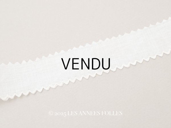 画像1: アンティーク スカラップレース 刺繍入り 3cm幅 コットンオーガンジー (1)