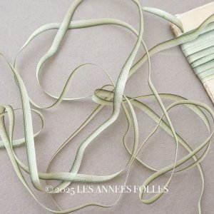 画像: アンティーク リボン刺繍 & ロココトリム用 シルク製 リボン グリーンのグラデーション 3mm幅