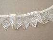 画像2: アンティーク プリーツレース 花模様 オフホワイト 75cm (2)