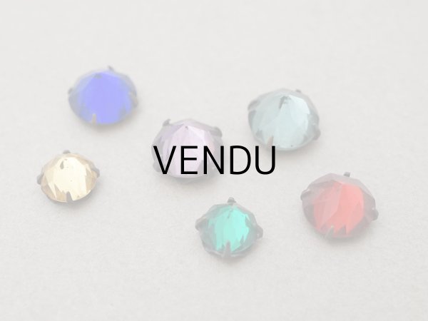 画像2: 19世紀末 アンティーク グラスストーン 6ピースのセット ラインストーン (2)