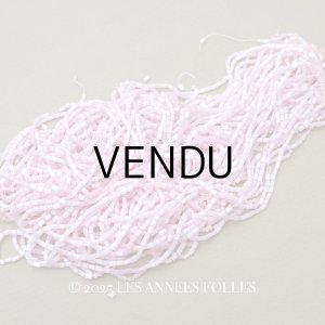 画像: アンティーク ガラス製 サティネビーズ ライラックピンク 41g 1cm=4粒