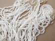 画像2: アンティーク ガラス製 サティネビーズ オフホワイト 42g 1cm=7粒 (2)