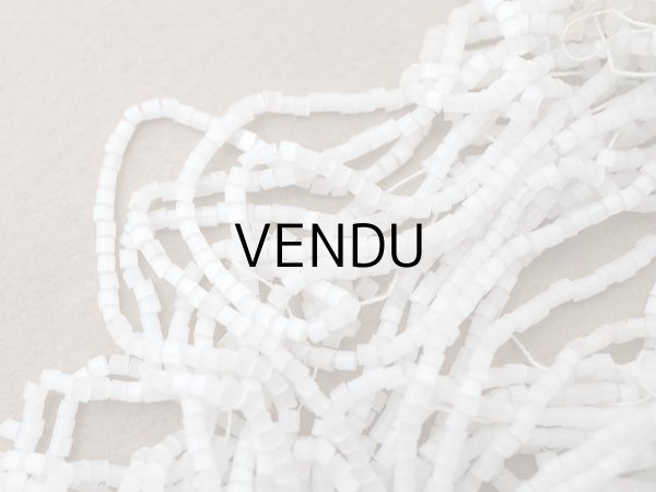 画像3: アンティーク ガラス製 サティネビーズ オフホワイト 42g 1cm=7粒 (3)