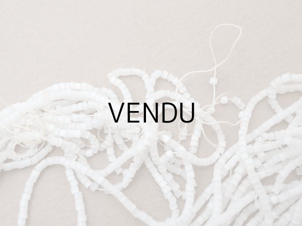 画像3: アンティーク ガラス製 サティネビーズ ホワイト 17g 1cm=8粒 (3)