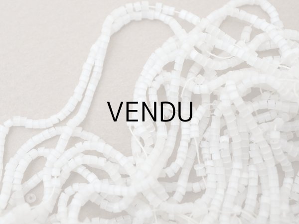 画像4: アンティーク ガラス製 サティネビーズ オフホワイト 18g 1cm=8.5粒 (4)