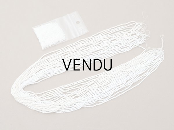 画像2: アンティーク 極小 シードビーズ ホワイト＆クリーム色 1cm=12粒 キャビアビーズ マイクロビーズ  (2)