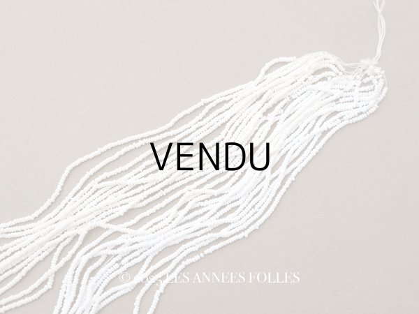 画像1: アンティーク 極小 シードビーズ ホワイト＆クリーム色 1cm=12粒 キャビアビーズ マイクロビーズ  (1)