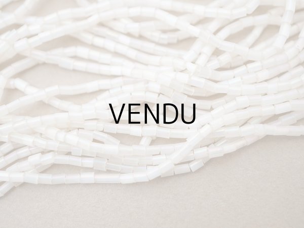 画像3: アンティーク ガラス製 オーロラ加工 サティネビーズ ホワイト オーロラ色 1cm=4粒  (3)