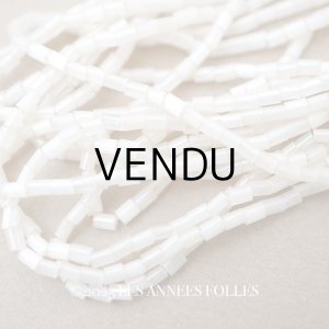 画像: アンティーク ガラス製 オーロラ加工 サティネビーズ ホワイト オーロラ色 1cm=4粒 